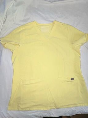 Figs- Sunlight- Casma - Three
Pocket Scrub Top